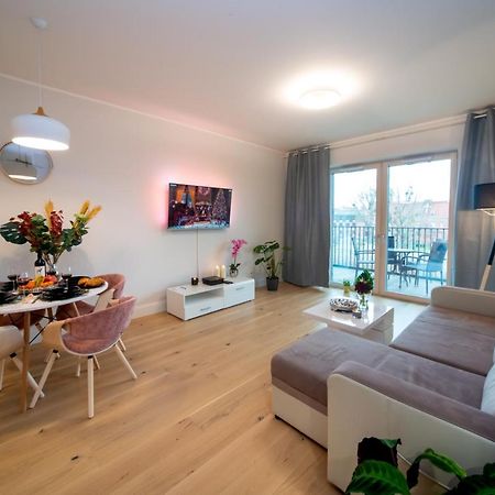 Maya'S Flats & Resorts - River View Danzica Esterno foto